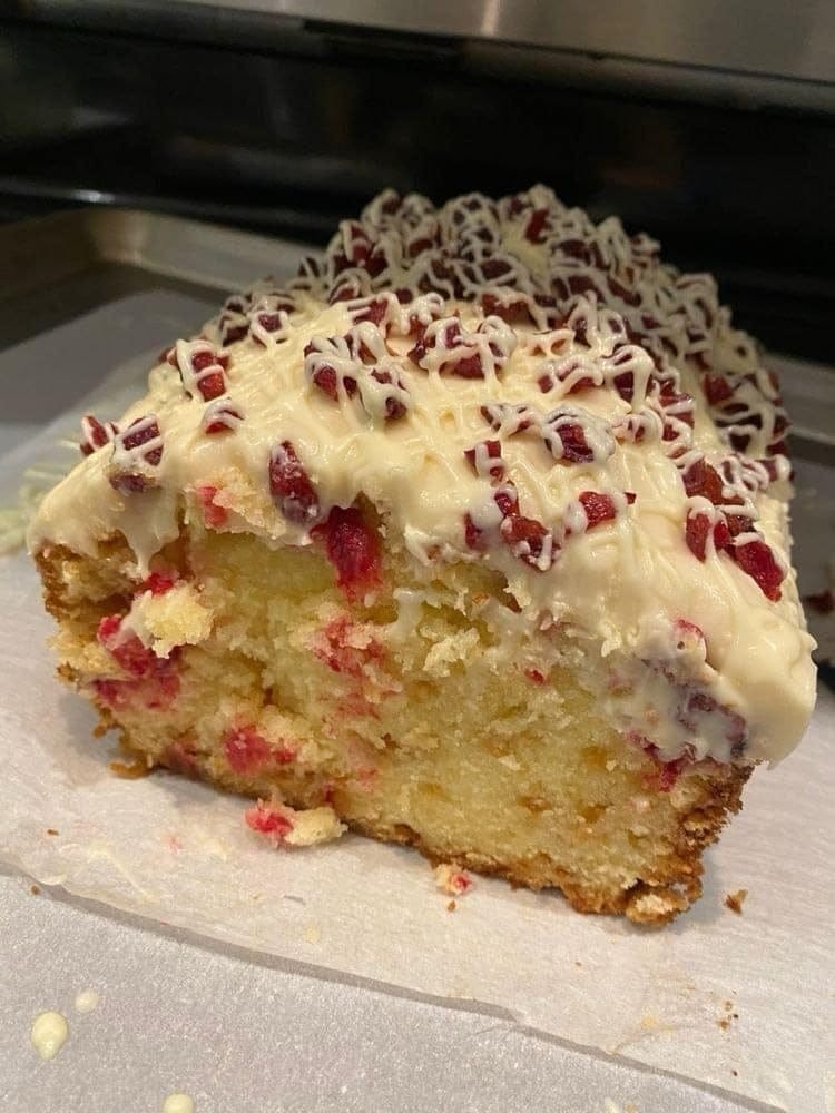 Pastel de chocolate y arándanos.