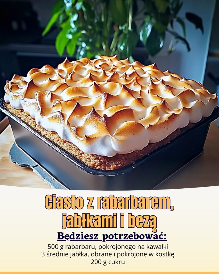 Ciasto z rabarbarem, jabłkami i bezą